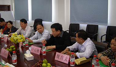 龍川縣工商聯(lián)各位領(lǐng)導(dǎo)、企業(yè)家蒞臨我司指導(dǎo)工作